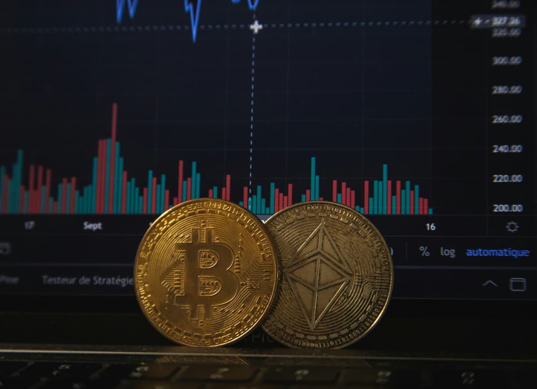 blockchain-beyond-cryptocurrency-transforming-industries-1765124475089